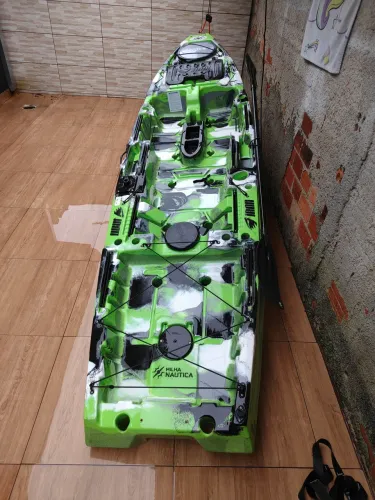 Caiaque de Pesca Milha Náutica Iron com Pedal (Seminovo)