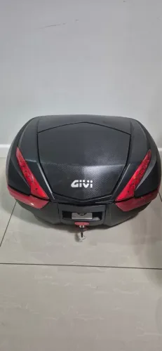 Baú givi 47 litros + bolsa tanque 