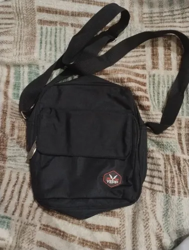 Shoulder Bag preta da marca Yepp