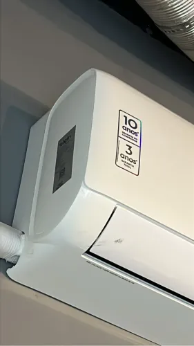Ar Condicionado Split Inverter 12.000 BTUs Quente e Frio