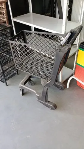 CARRINHO DE COMPRAS PLASTICO PRETO PEQUENO 50 LITROS IMEDIATO *