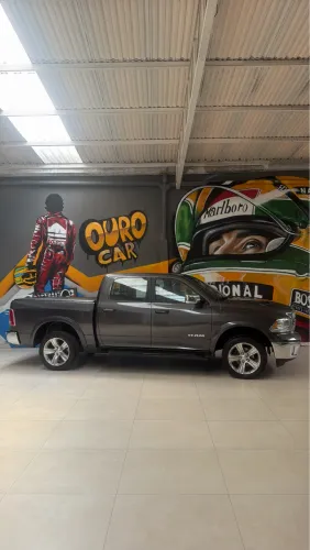 Ram Classic Laramie 5.7 V8 16V Gasolina 4X4 Aut. 2022