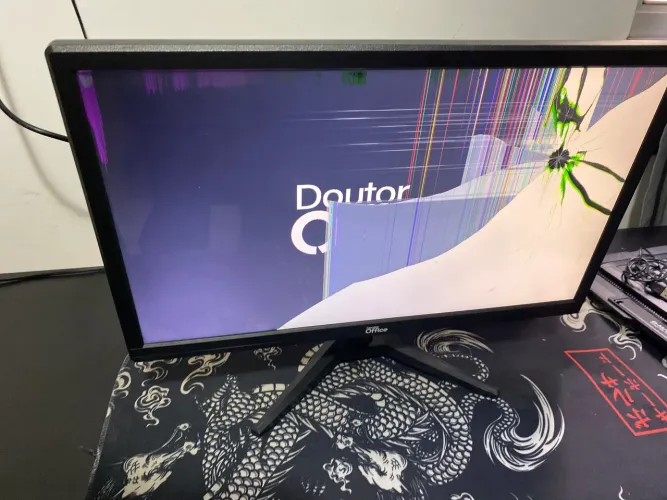 Monitor c/ defeito ( tela quebrada )