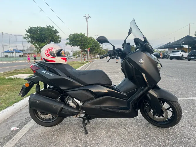 X MAX ABS CONNECTED 2025
