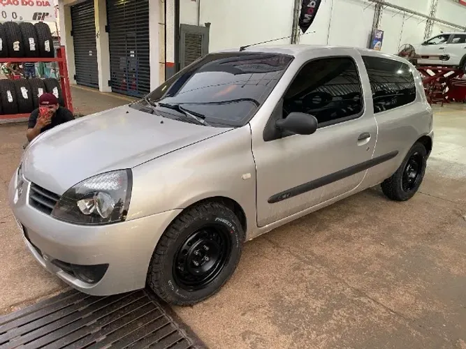 Renault Clio Hi-flex 1.0 16V 3P 2011