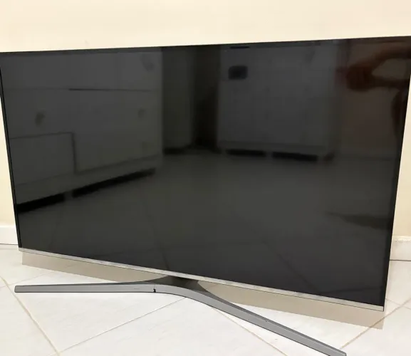 Smart TV Samsung 49 LED 38402160 KU6450 HDMI, USB, Wi-Fi, Bluetooth, HD 4K