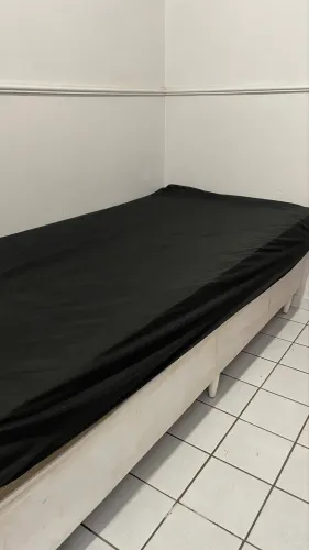 Cama solteiro + sofá + puff