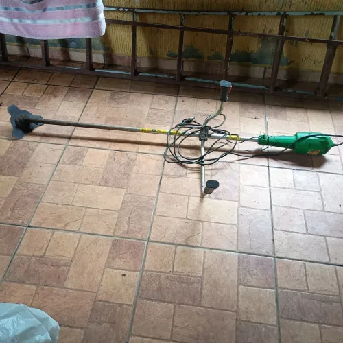 Roçadeira Trapp elétrica 220