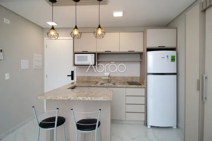 Apartamento mobiliado com 1 quarto privativo para alugar no Batel, Curitiba - 34 m² - Manh
