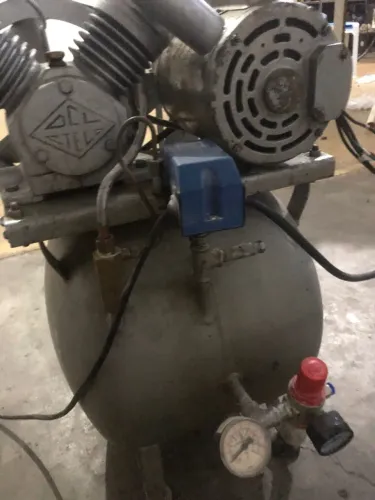 VENDO Compressor Odontológico - Usado e Funcionando