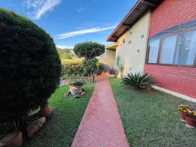 Casa no condomínio Pinus Park para venda com 5 quartos, sendo 1 suíte, 289m²