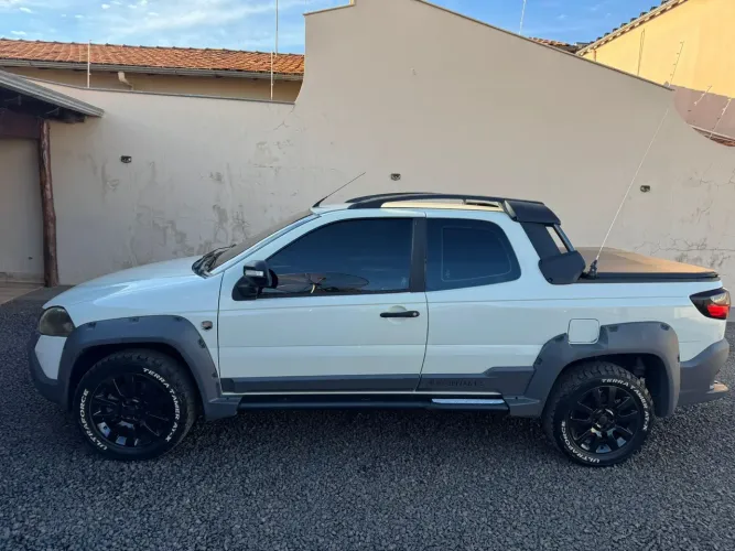 Fiat Strada Adventure1.8/ 1.8 Locker Flex CD 2016
