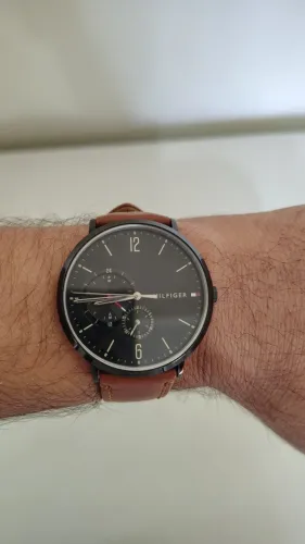 Relógio de pulso Tommy Hilfiger couro masculino 