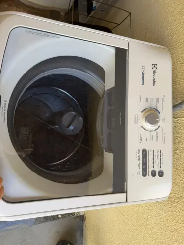 Vendo máquina de lavar(VALOR NEGOCIÁVEL Não tem força para mexer a roupa)