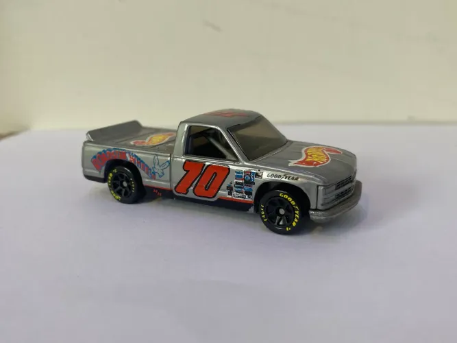 Miniatura Hotwheels 1996 Chevy 1500 Cinza First Editions Loose Usado 1:64