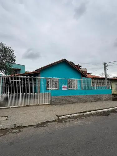 Casa ampla disponível para Venda e Locação no bairro Liberdade em Resende/RJ!