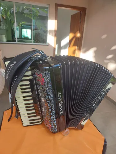 Acordeon, sanfona exelsior quarta e quinta  como nova