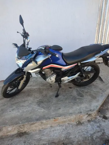 Vende-se CG TITAN 160 COMPLETA