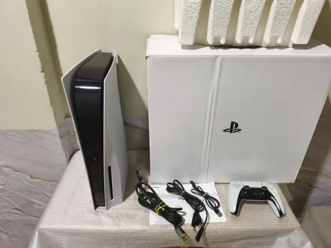 PS5 aceito cartão ate 18x/vendo ou troco ps4 ou Xbox series s mais volta em dinheiro p mim