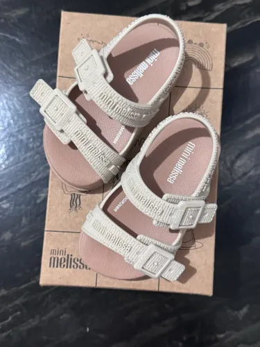 Sandalia mini melissa cozy