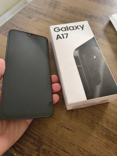 Samsung A17 / Novo na caixa