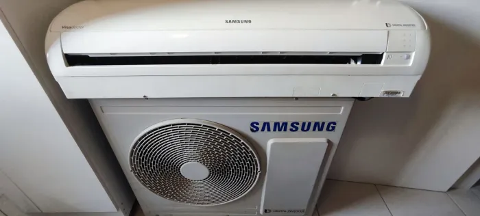 Ar Condicionado Inverter Samsung 24000 BTUs Frio Higienizado em ótimo estado