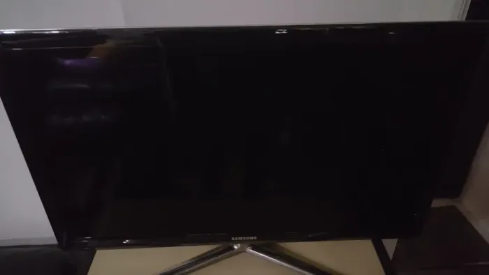 TV Samsung UN40C7000 (3D Smart com 2 óculos ativo) 