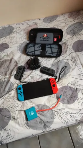 Nintendo switch OLED DESBLOQUEADO (troco por iphone)