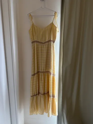Vestido amarelo - lindo