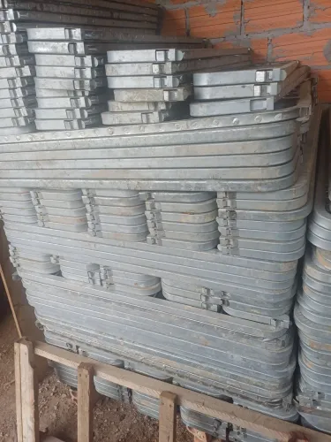 Vende-se 300 grampos de 20cm. preço 17mil