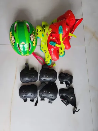 Patins e equipamento de segurança
