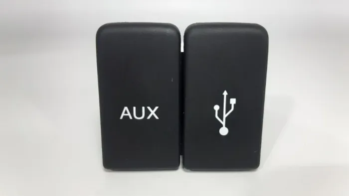 Entradas Usb E Auxiliar Honda Fit 2016
