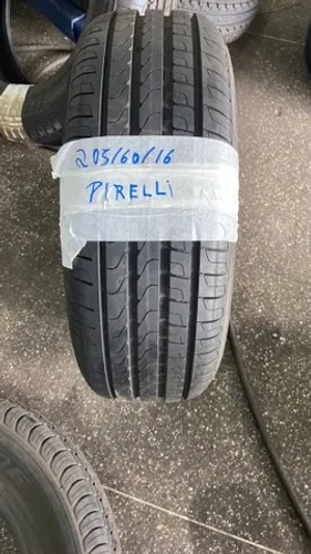 Pneu 205/60R16 Pirelli.