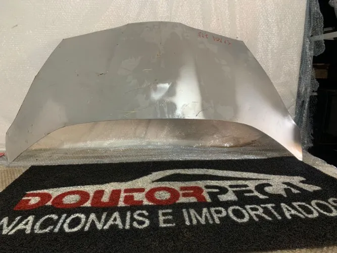 Capô Honda Fit 2010/2013 com detalhe 
