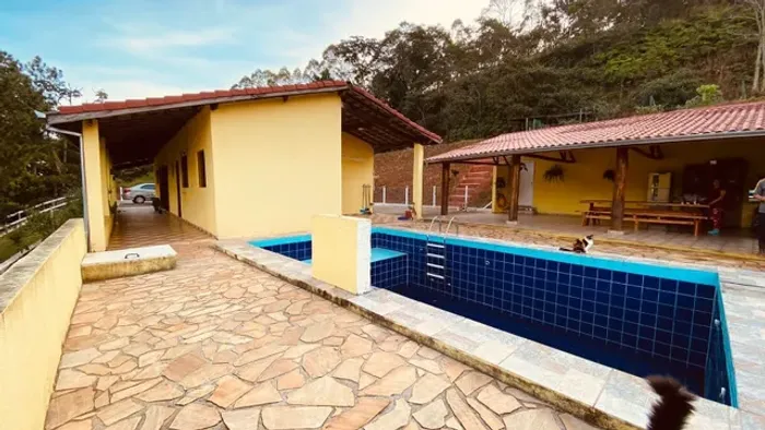 Chácara com Piscina em Monteiro Lobato-SP - Permuta Total!!!