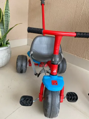Triciclo infantil