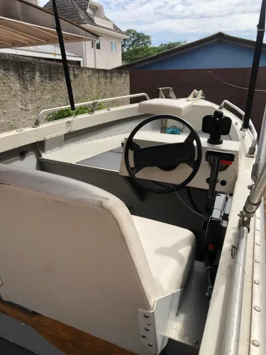 Lancha pesca e lazer 