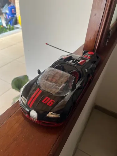 Carrinho de corrida Bugatti - Brinquedo para meninos
