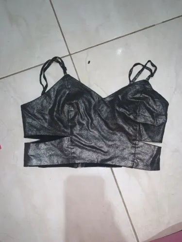 Top cropped brilhoso