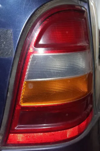 Lanterna Traseira Direita Mercedes Classe A 160 190 Tricolor Original Direito 160 190