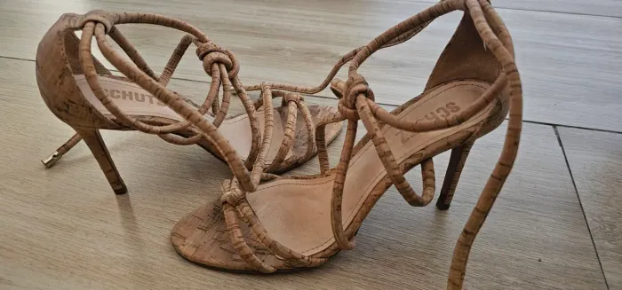 Sandália Schultz Nude com amarração no tornozelo