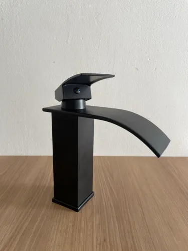 Torneira de pia banheiro monocomando preta fosca NOVA