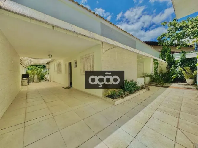 Casa com 4 dormitórios à venda, 211 m² por R$ 850.000,00 - Jardim Brasília - Resende/RJ
