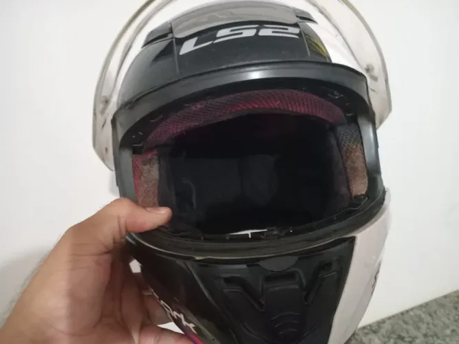 2 capaccetes por 200,00, mais informações no WhatsApp  *