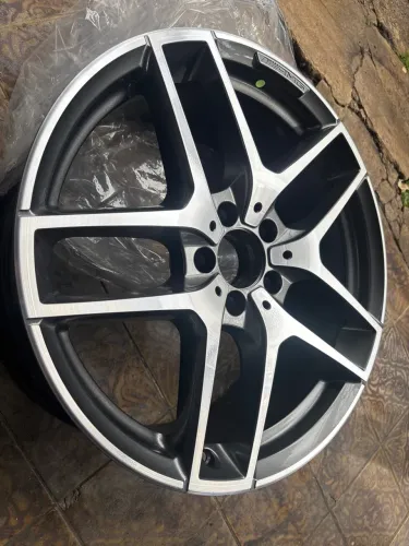 Roda Mercedes Benz GLC250 aro 19 tala 8 AMG