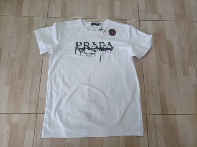 Camiseta Prada Branca com Estampa