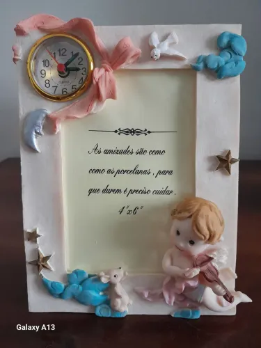 Antigo Porta Retrato com Relógio, em Resina