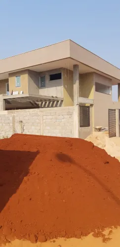 Terra para obra e fundações 