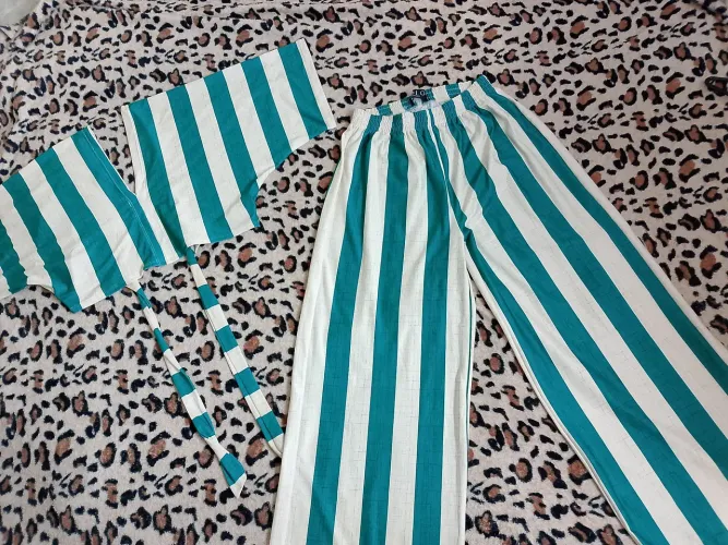 Conjunto feminino calça pantalona com cropped