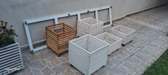 Suporte vasos. Com rodinhas